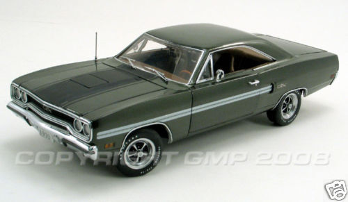 GMP 1970 PLYMOUTH GTX 426 HEMI IVY GREEN DIECAST 118 HARD TOP  