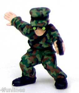 12 Commandos   MILITARY figures Army Men   132 scale  